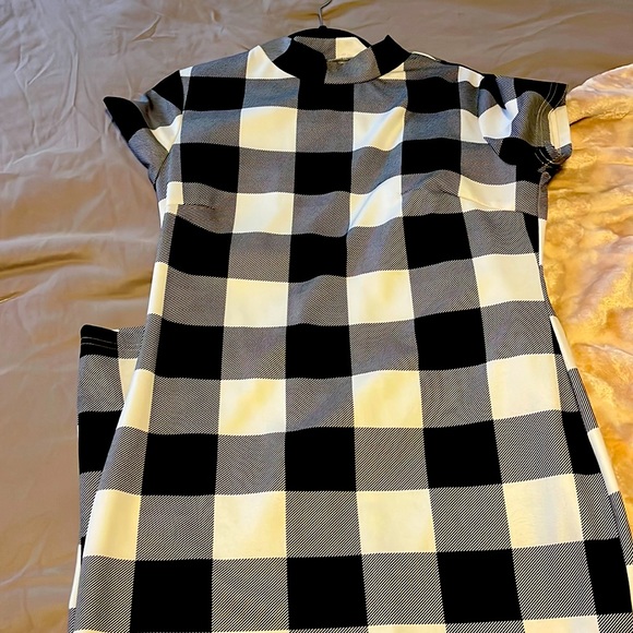 Black and white midi - Picture 1 of 2